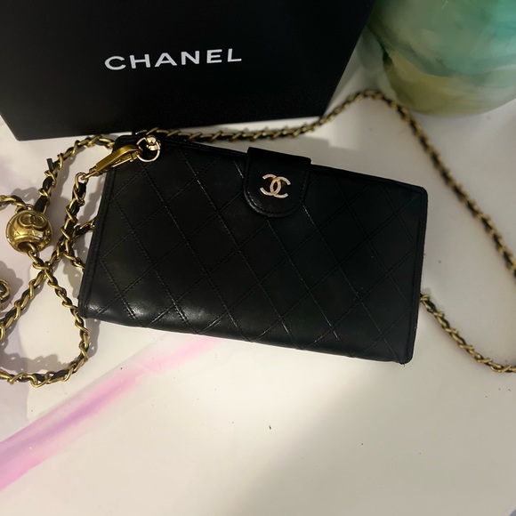 *****SOLD******Chanel vintage lambskin - Picture 2 of 13